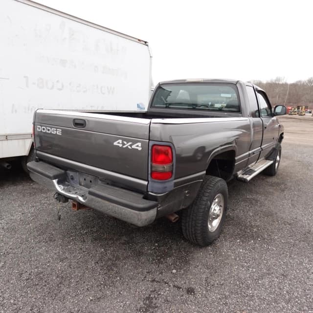 Image of Dodge Ram 2500 equipment image 4
