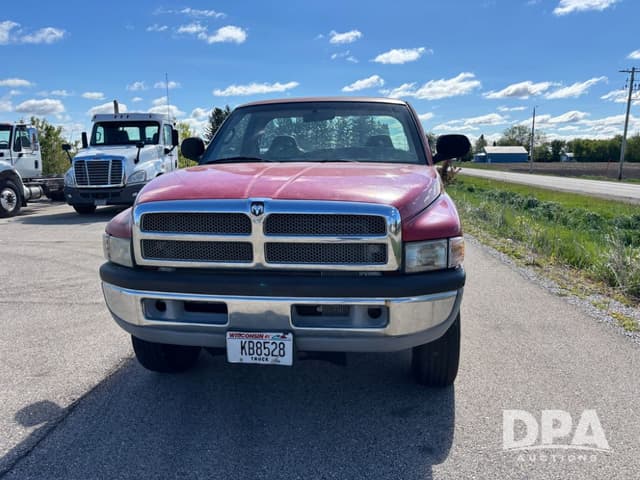 Image of Dodge Ram 2500 equipment image 2