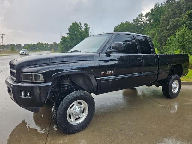 Image of Dodge Ram 2500 equipment image 2