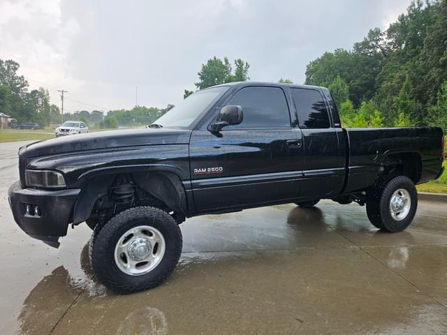 Image of Dodge Ram 2500 equipment image 3