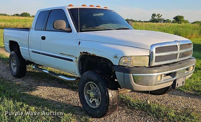 Image of Dodge Ram 2500 equipment image 2