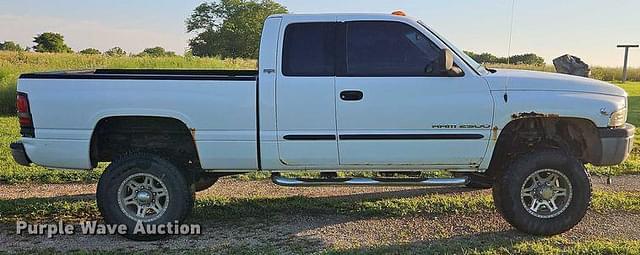 Image of Dodge Ram 2500 equipment image 3