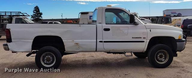 Image of Dodge Ram 2500 equipment image 3