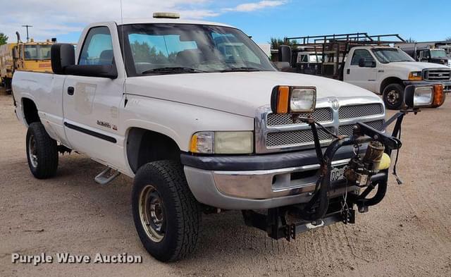 Image of Dodge Ram 2500 equipment image 2