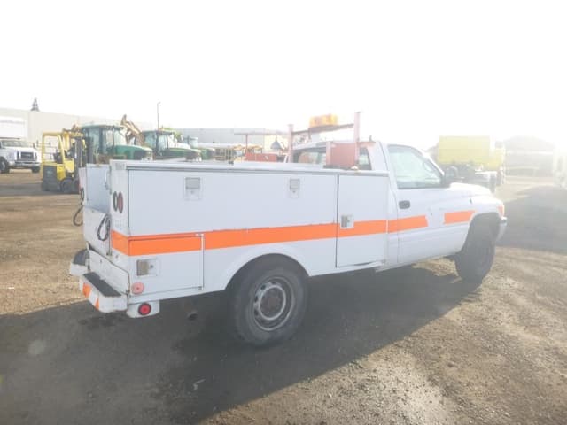 Image of Dodge Ram 2500 equipment image 2