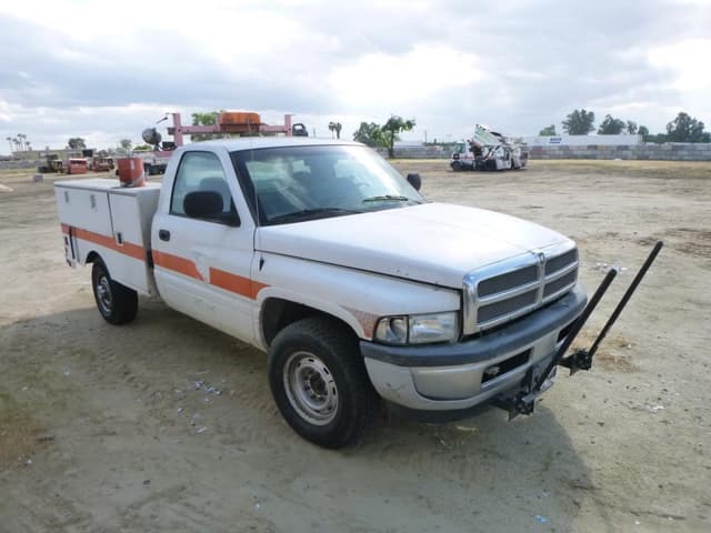 Image of Dodge Ram 2500 equipment image 2