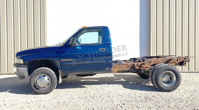 Image of Dodge Ram 3500 equipment image 3