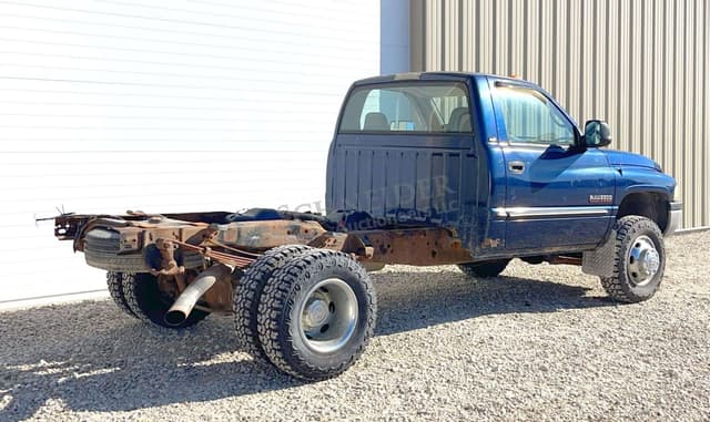 Image of Dodge Ram 3500 equipment image 4