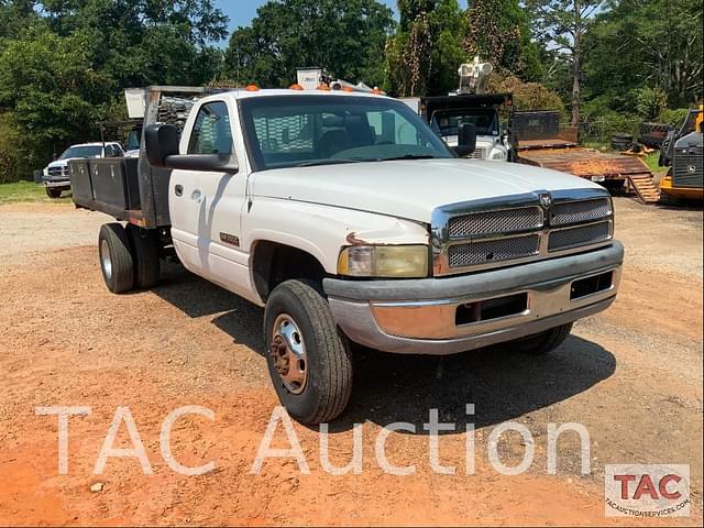 Image of Dodge Ram 3500 equipment image 2