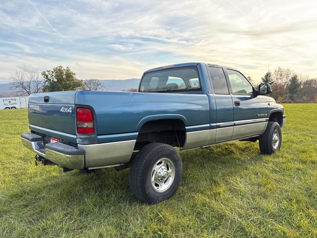 Image of Dodge Ram 2500 equipment image 4