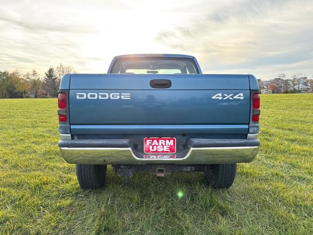 Image of Dodge Ram 2500 equipment image 3