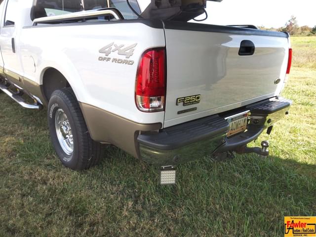 Image of Ford F-250 equipment image 3