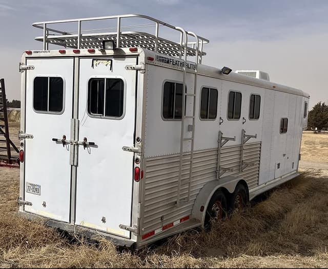 Image of Featherlite 8547 equipment image 3