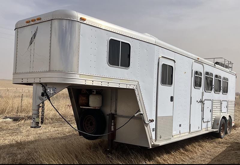 2002 Featherlite 8547 Equipment Image0