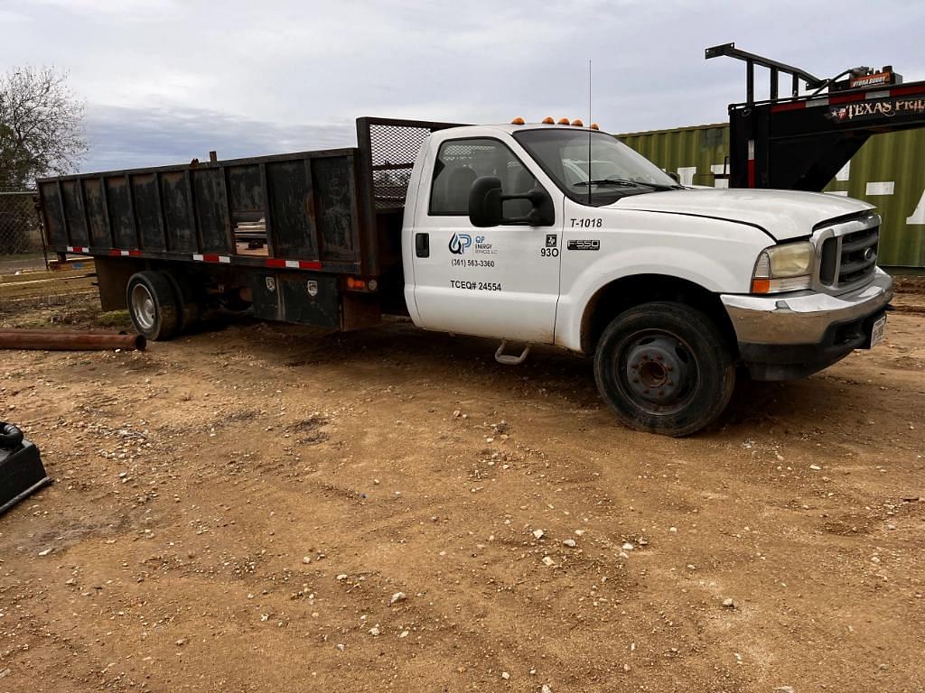 Image of Ford F-550 Primary image