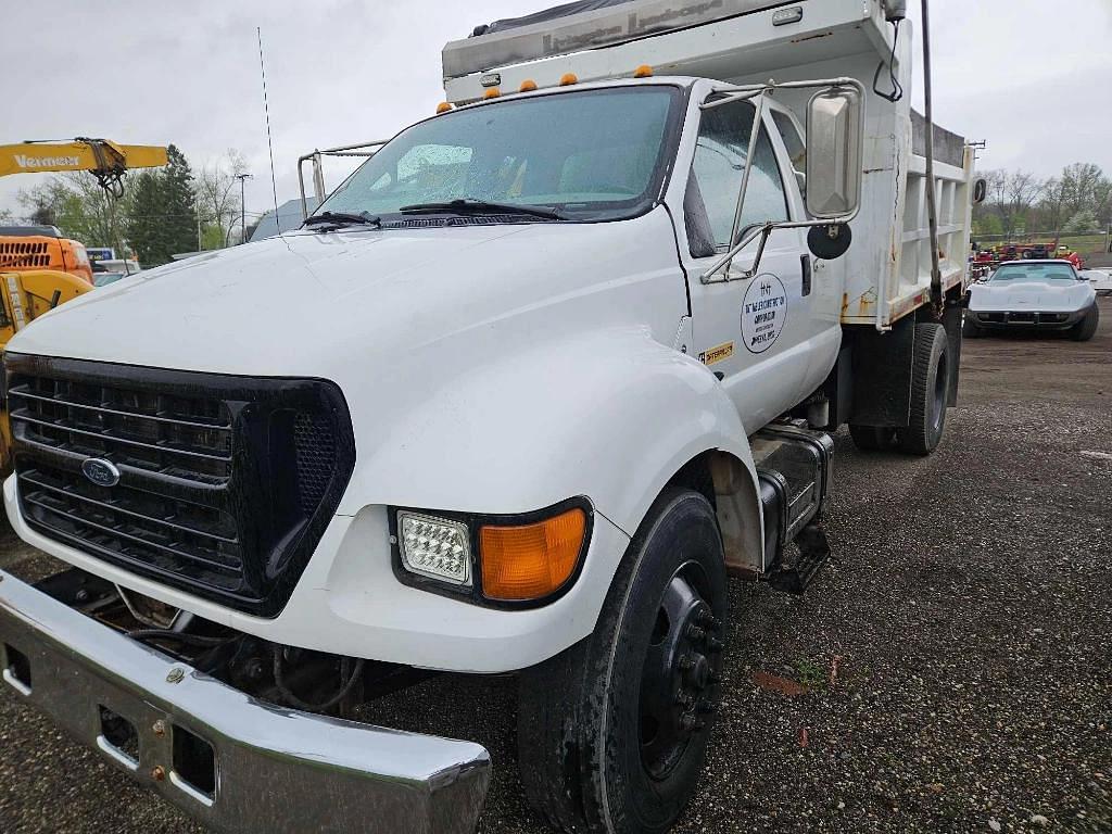 Image of Ford F-650 Primary image