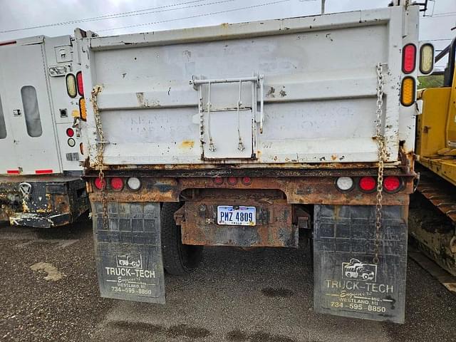 Image of Ford F-650 equipment image 2