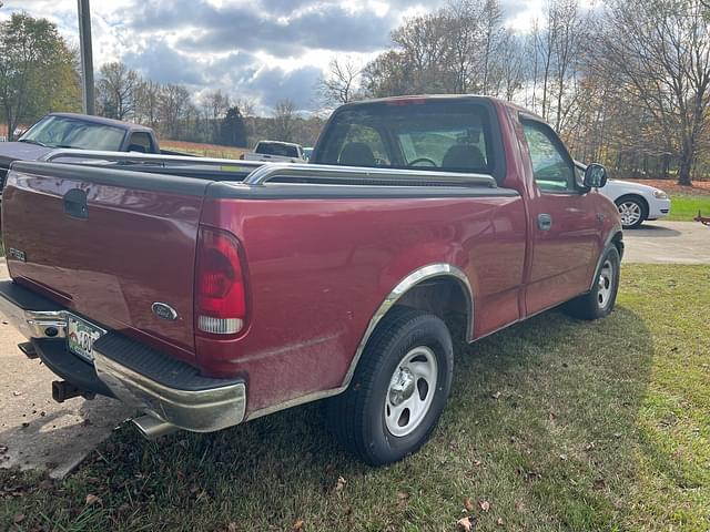 Image of Ford F-150 equipment image 2