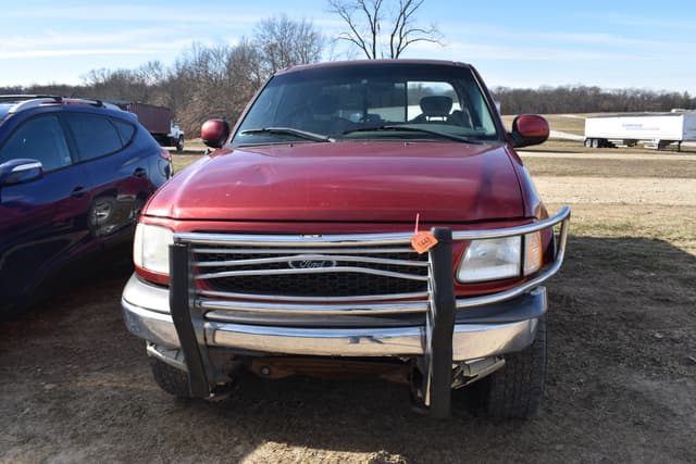 Image of Ford F-150 equipment image 1