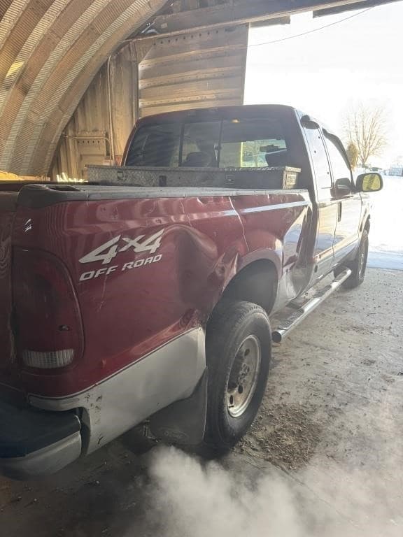 Image of Ford F-250 equipment image 3