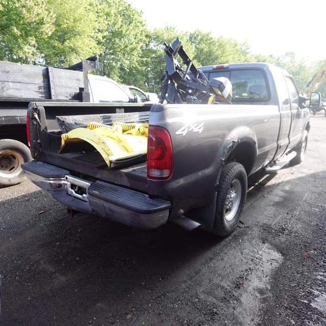 Image of Ford F-250 equipment image 4