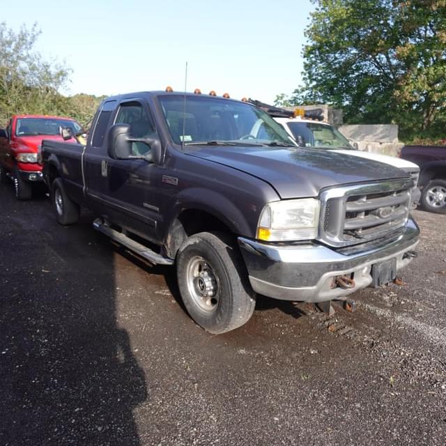 Image of Ford F-250 equipment image 2