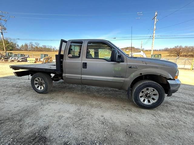 Image of Ford F-250 equipment image 4