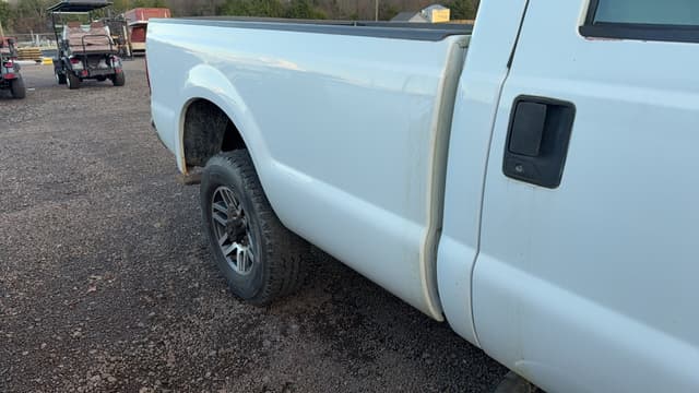 Image of Ford F-250 equipment image 3