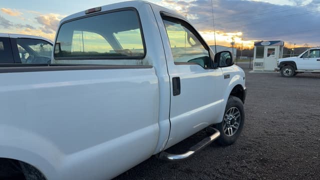 Image of Ford F-250 equipment image 4