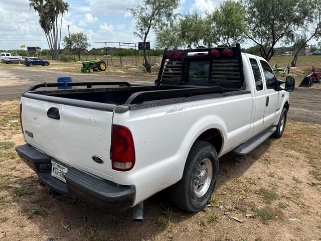 Image of Ford F-250 equipment image 3