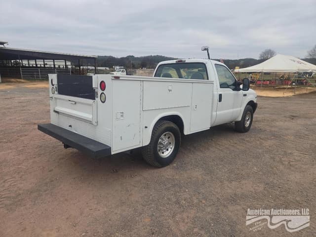 Image of Ford F-250 equipment image 4