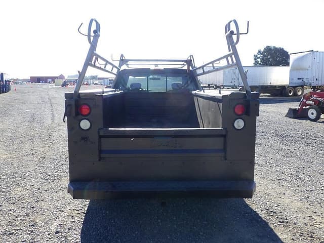 Image of Ford F-250 equipment image 3