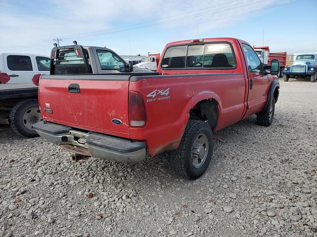 Image of Ford F-250 equipment image 2