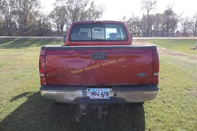 Image of Ford F-250 equipment image 4