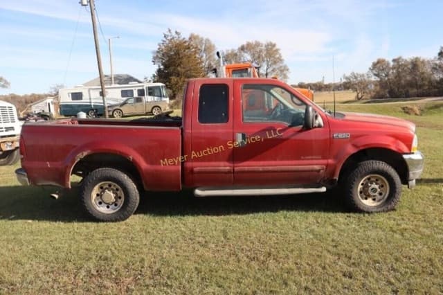 Image of Ford F-250 equipment image 1
