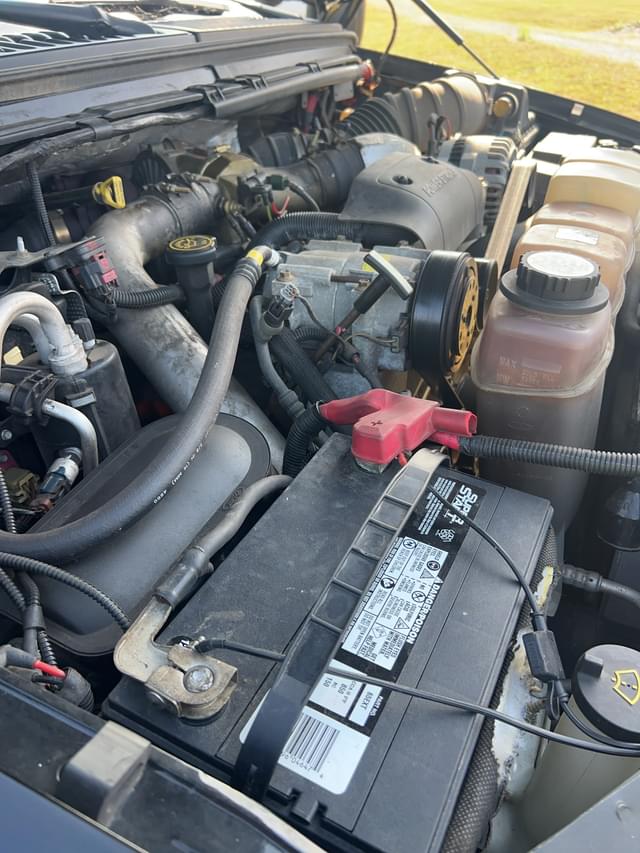 Image of Ford F-350 equipment image 4