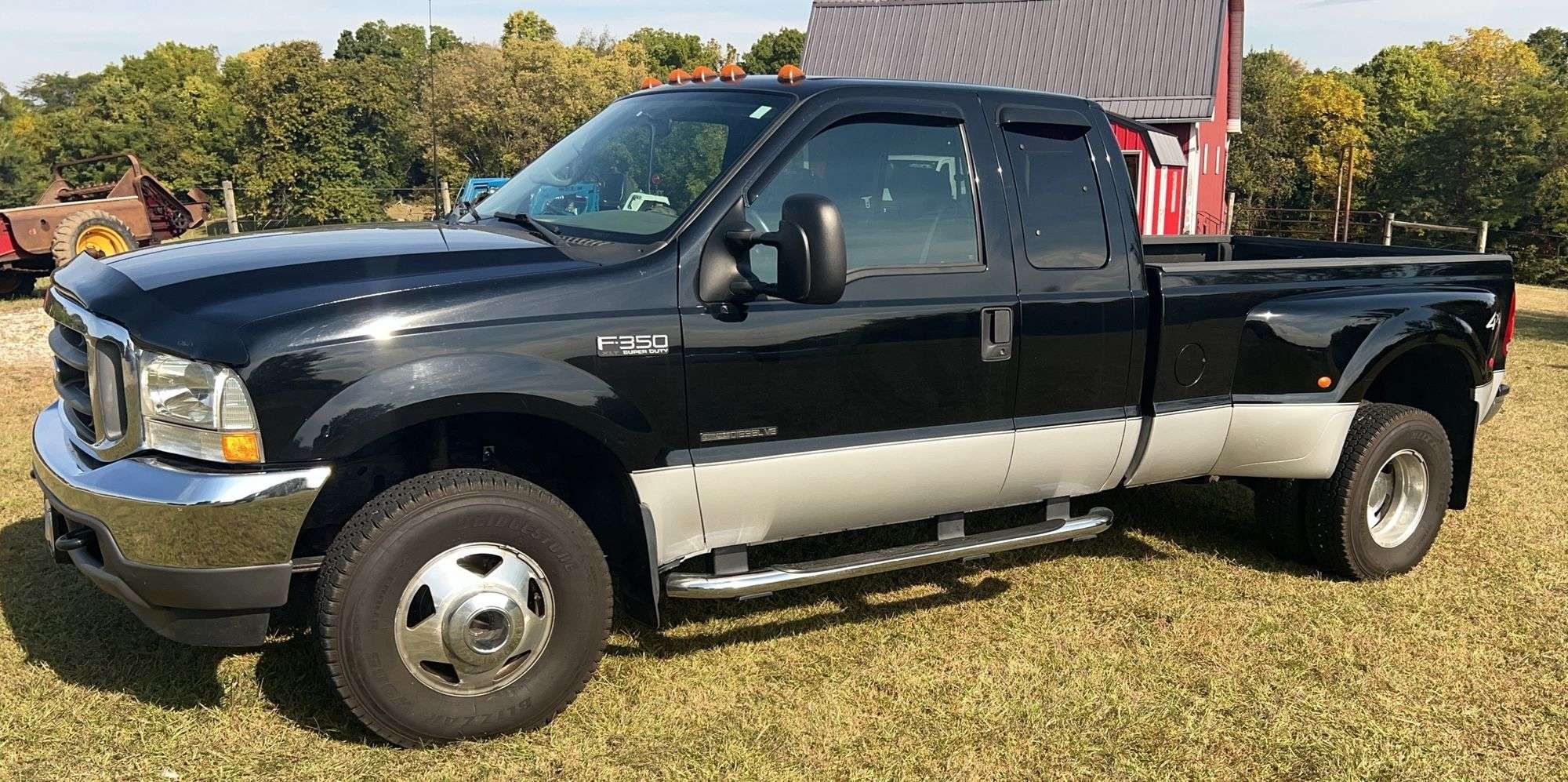 2002 Ford F-350 Equipment Image0