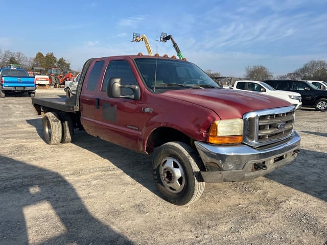 Image of Ford F-350 equipment image 2