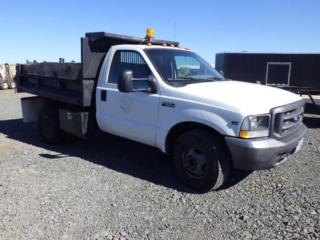 Image of Ford F-350 equipment image 2
