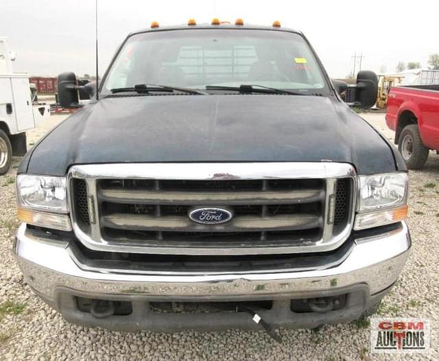 Image of Ford F-350 equipment image 4