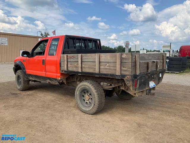 Image of Ford F-350 equipment image 2