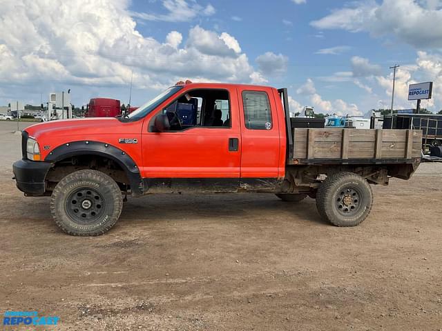 Image of Ford F-350 equipment image 1