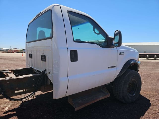 Image of Ford F-350 equipment image 4