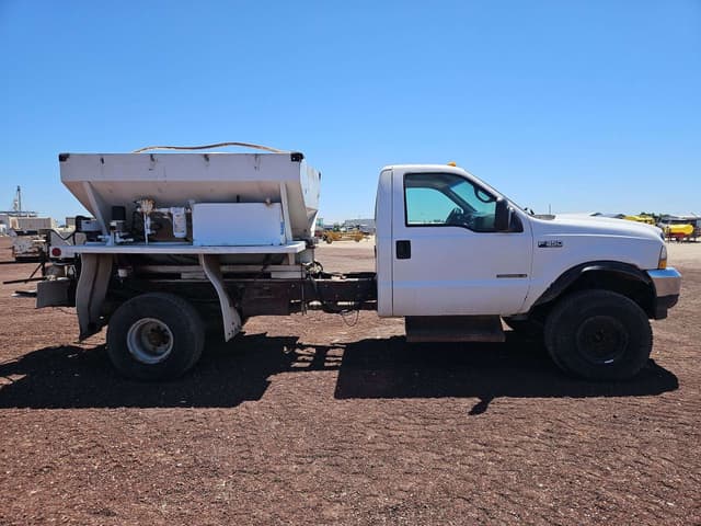 Image of Ford F-350 equipment image 3