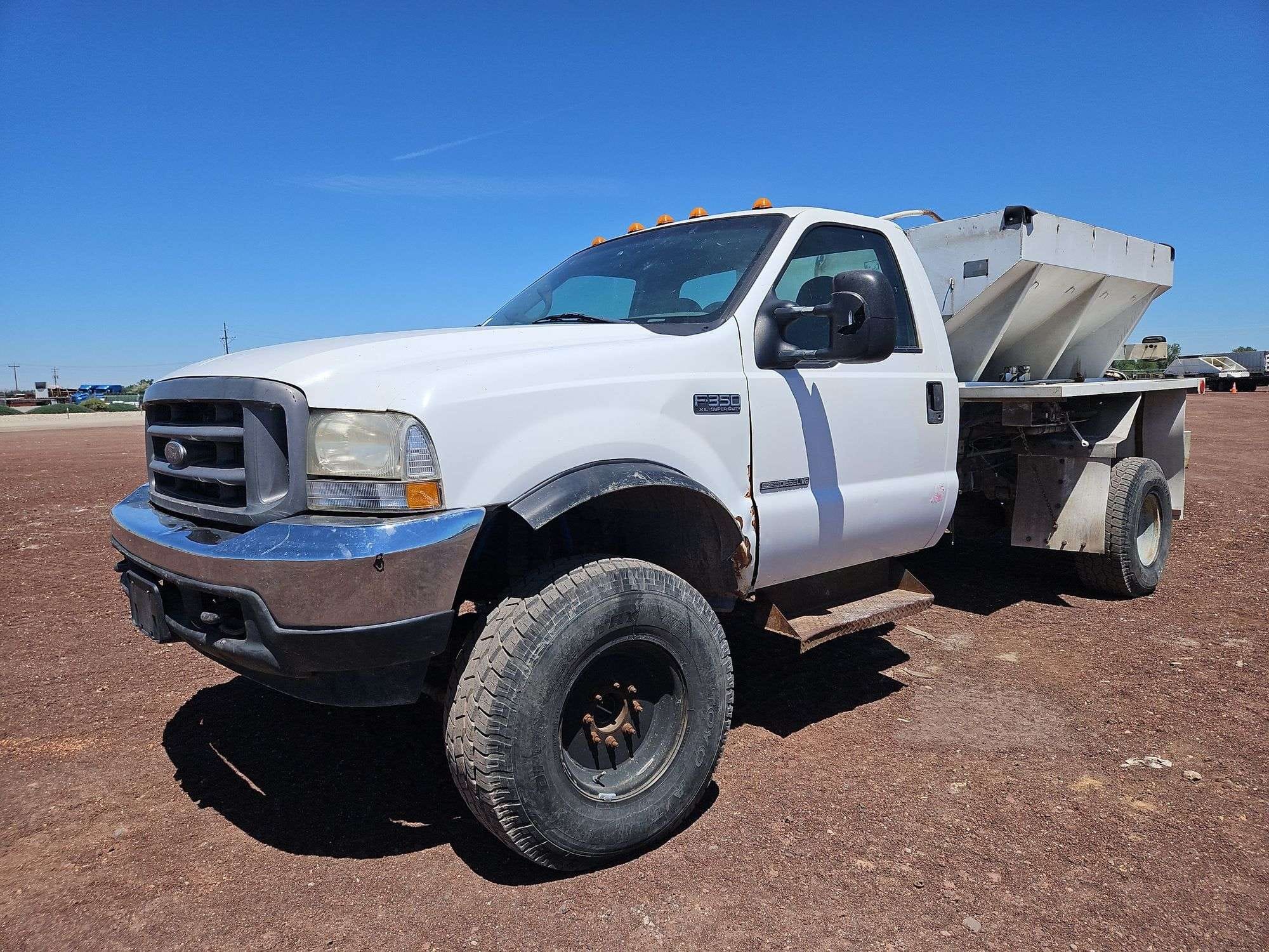 2002 Ford F-350 Equipment Image0