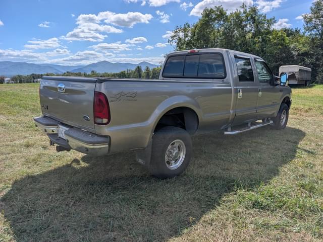 Image of Ford F-350 equipment image 4