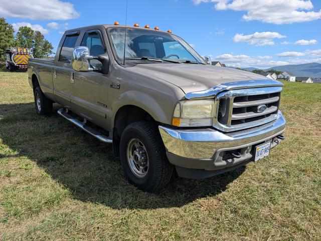 Image of Ford F-350 equipment image 2