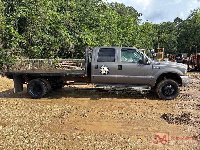 Image of Ford F-350 equipment image 1