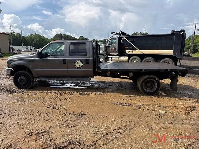 Image of Ford F-350 equipment image 4