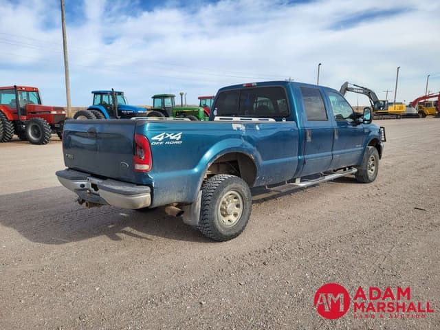 Image of Ford F-350 equipment image 2